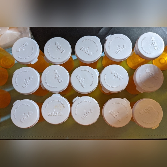 15 EMPTY Plastic Pill Bottles - Picture 4 of 4